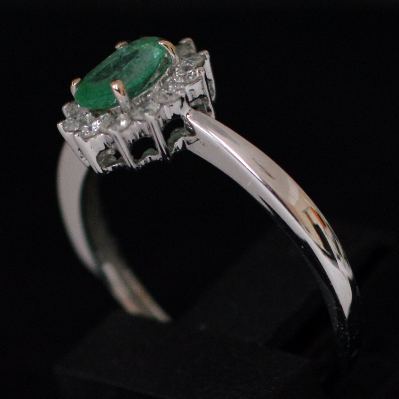 Tien Strikt Dalset Smaragd en diamanten ring - Rocks and Clocks