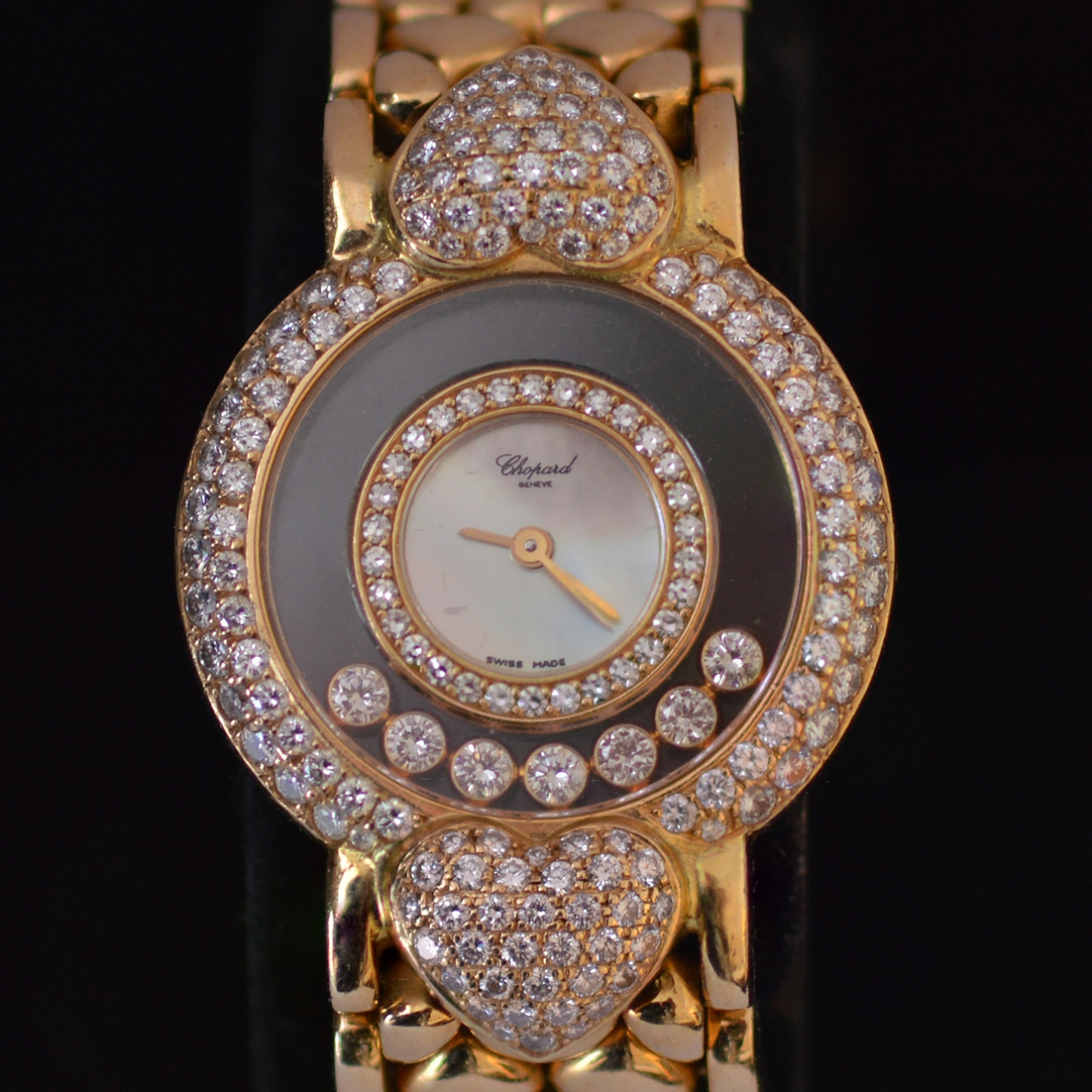 18-karaat-goud-parelmoer-en-diamanten-chopard-dames-polshorloge-referentie-379766