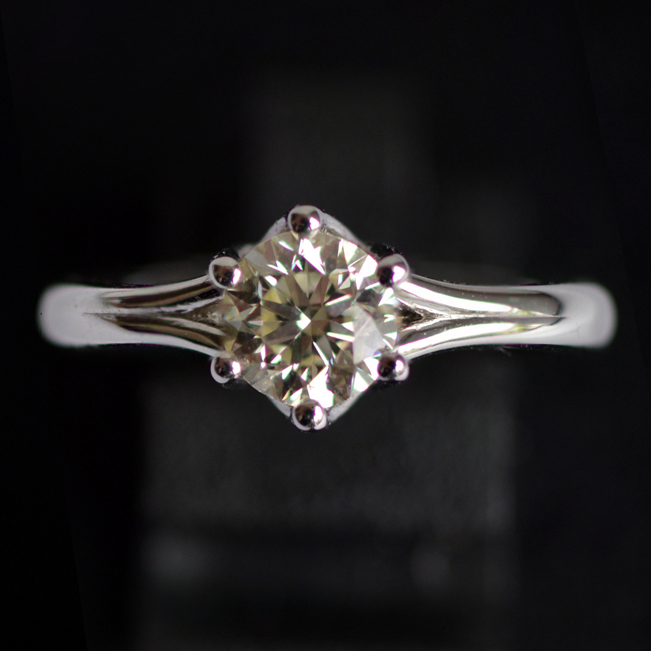 2lips-de-mooiste-verlovingsring-1-09-crt-vs1-solitair-diamant-designer-david-aardewerk-juwelier