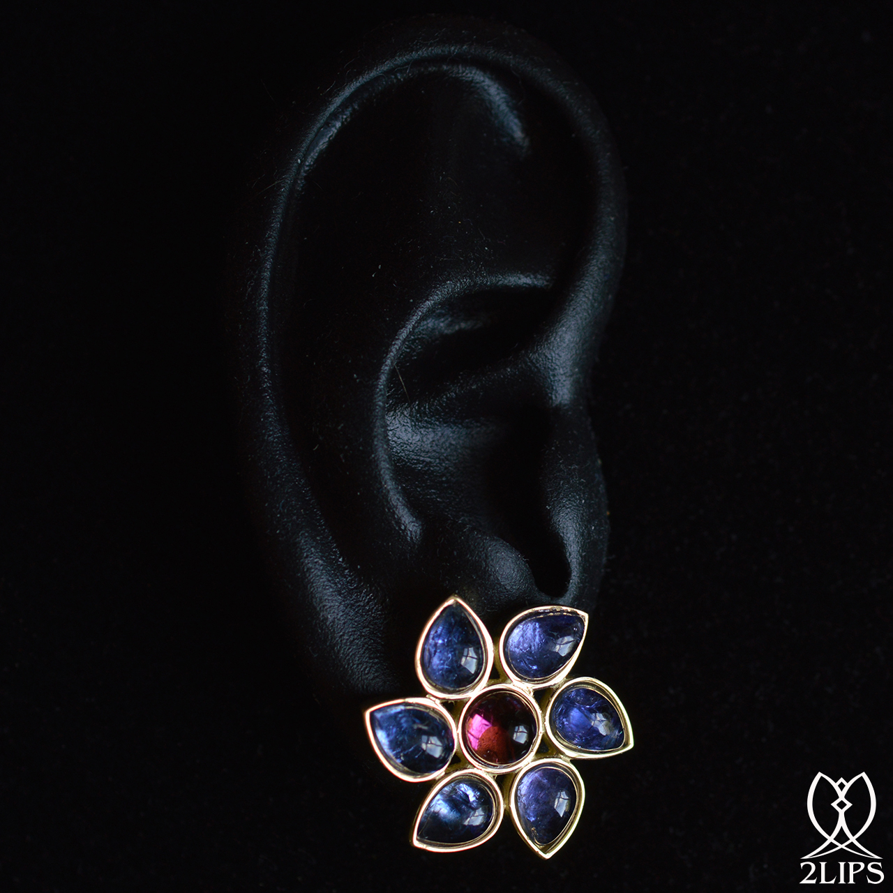 2lips-flower-tulp-tanzaniet-rubelliet-toermalijn-oorbellen-oorstekers-ontwerper-david-aardewerk-juwelier-18k-goud-keukenhof-dutc