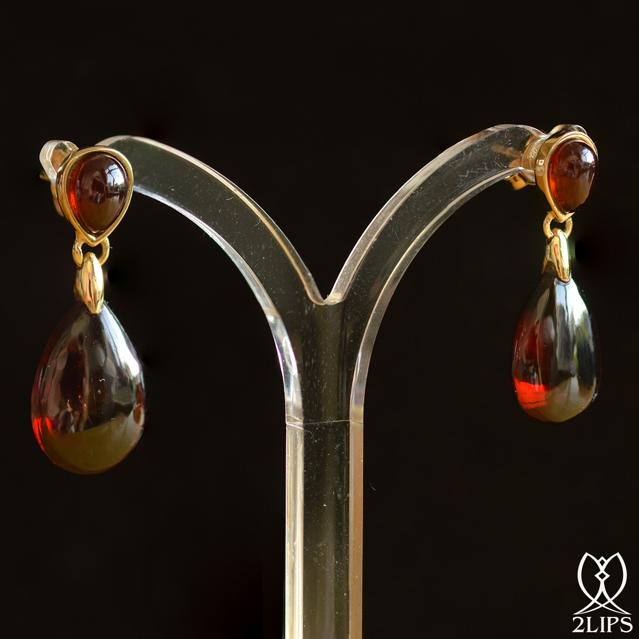 18k-goud-2lips-colours-oorbellen-pyroop-granaat-designer-david-aardewerk-juwelier