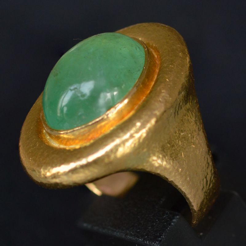 rudolf-steiner-bertha-meyer-jacobs-antroposofie-18k-geel-goud-ring-cabochon-smaragd-9-5-ct