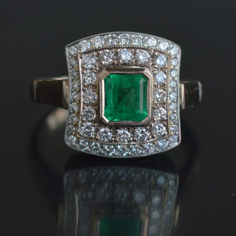 18k-karaat-goud-0-55-ct-briljant-vs1-f-g-kleur-diamant-0-77-ct-colobiaanse-smaragd-ring