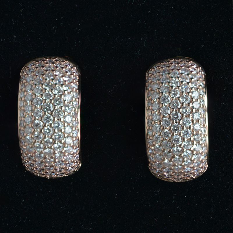 rose-gouden-pave-gezette-3-ct-lab-grown-diamanten-creolen-huggie-oorbellen