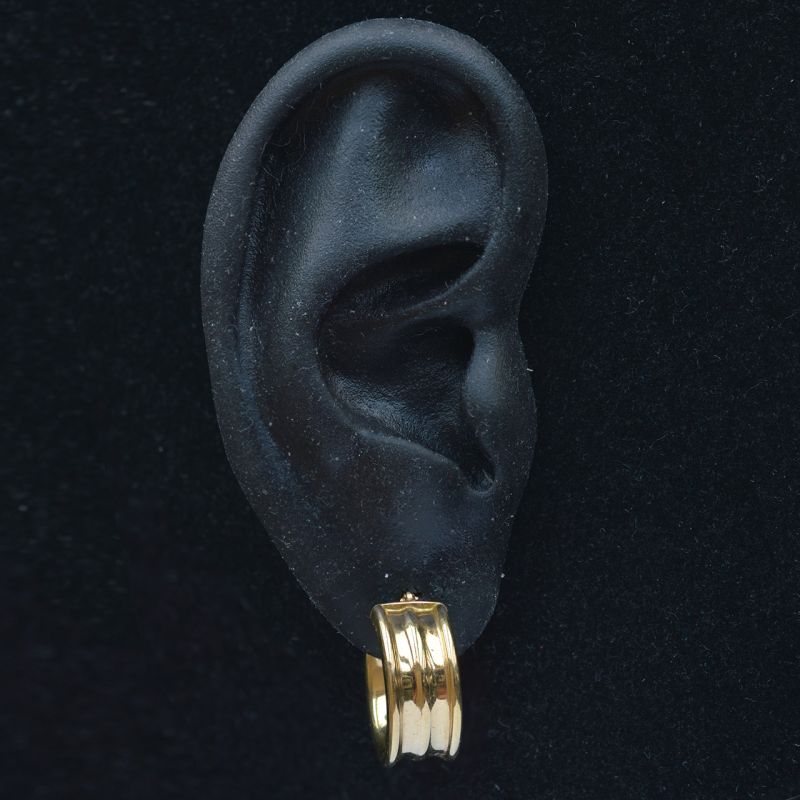 18-karaat-gouden-klapcreolen-7-mm-breed-diameter-17-mm