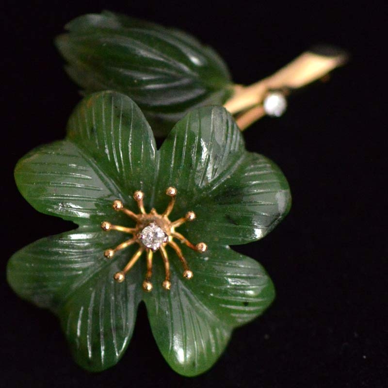 jade-diamant-broche-bloem