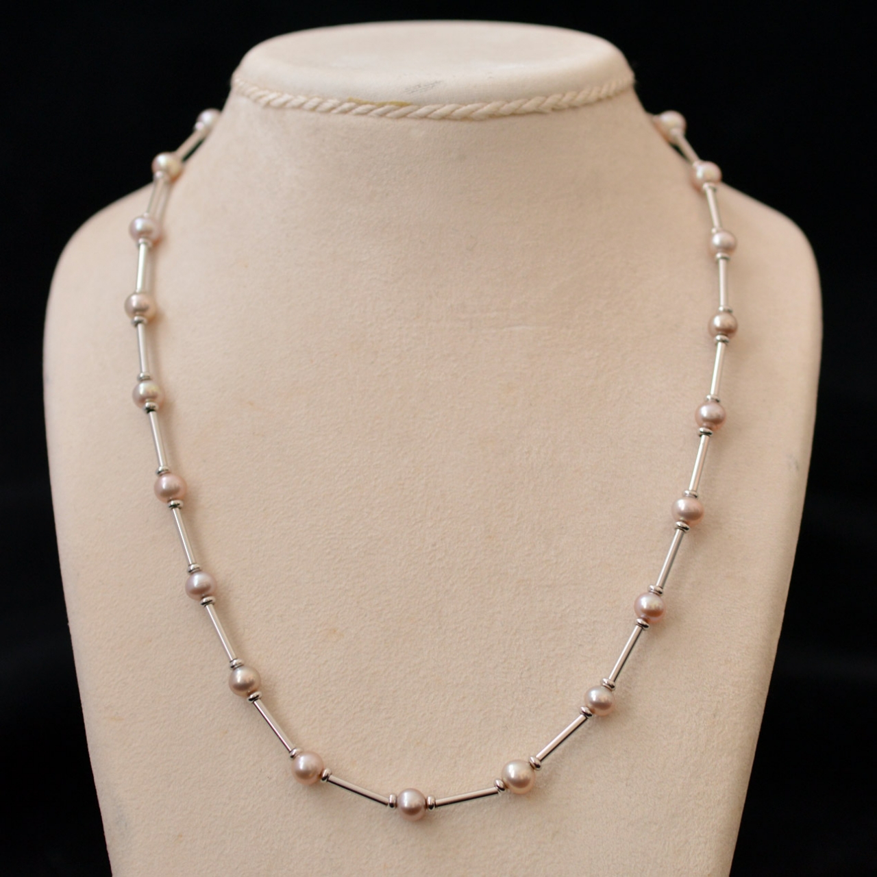 modern-18k-wit-goud-parel-collier