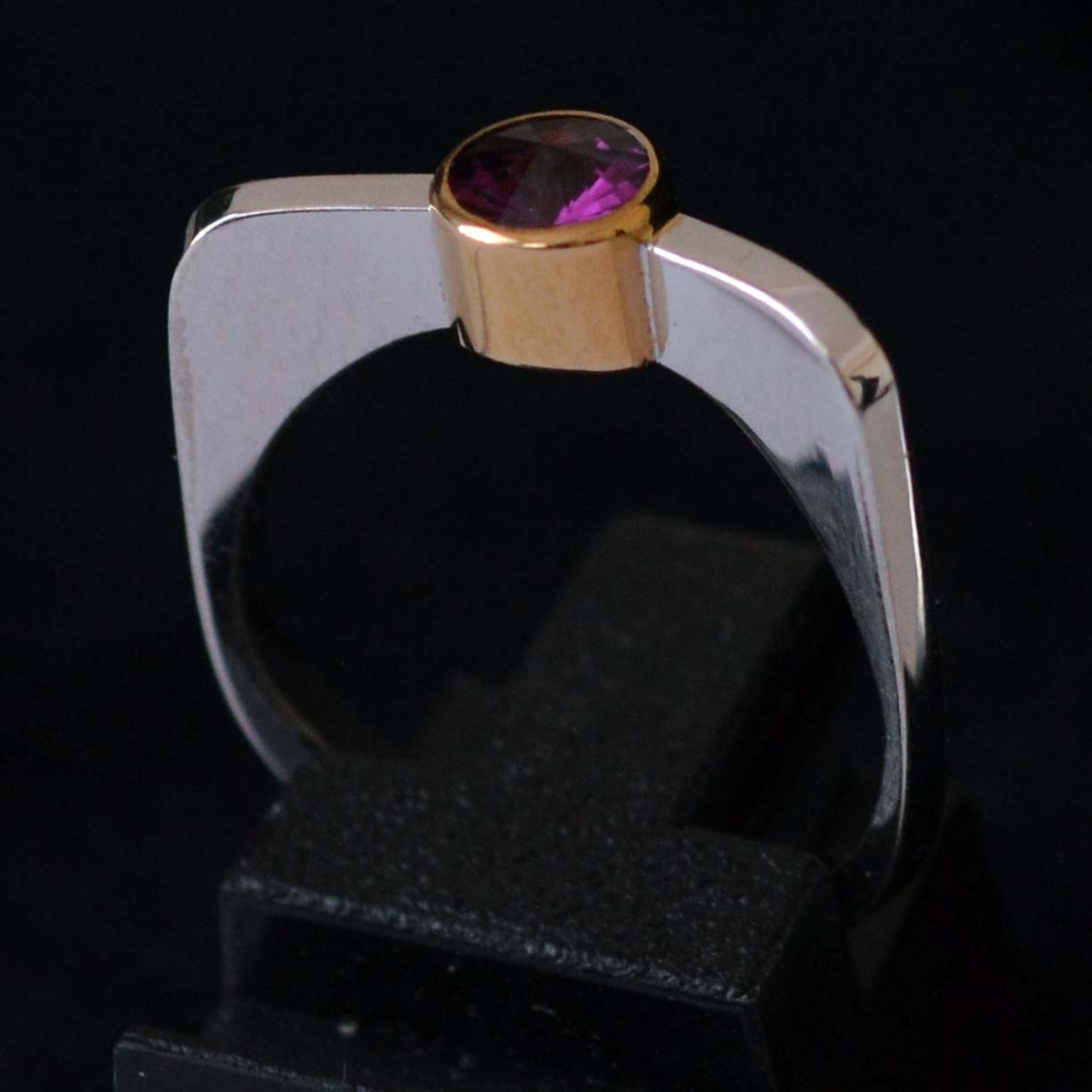 moderne-gouden-rhodoliet-granaat-ring-wit-geel-goud