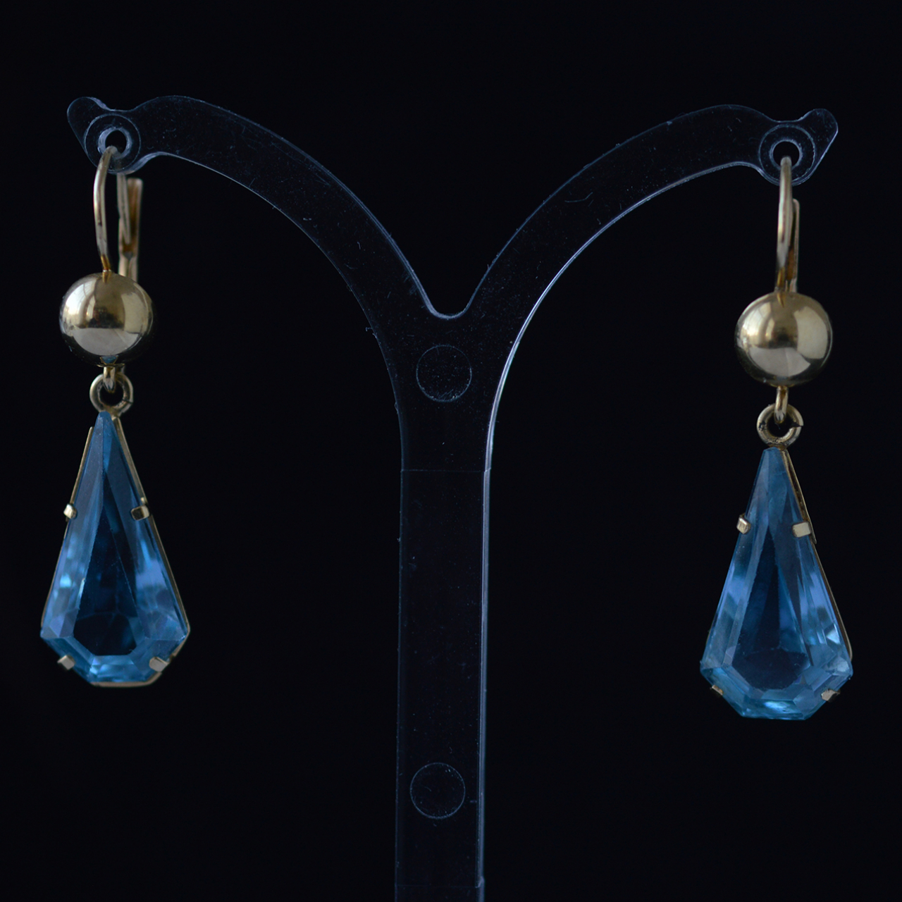 18k-gouden-blauwe-spinel-oorhangers