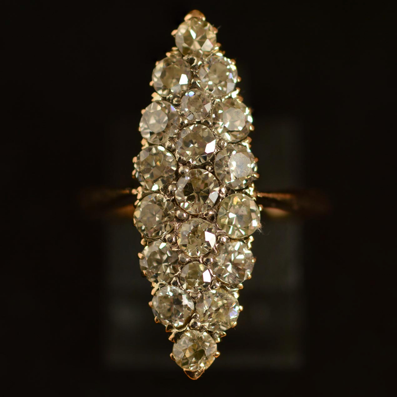 antieke-navette-vormige-oud-slijpsel-diamanten-ring