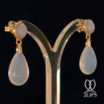 18k-goud-2lips-colours-oorbellen-blauwe-chalcedoon-designer-david-aardewerk-juwelierclick-to-edit