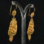 geel-goud-oorhangers-cantille-nederland-ca-1860