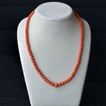 oranje-rood-bloedkoraal-collier-natuurlijk-nederlands-antiek