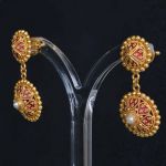 22k-gouden-oorsterse-oorbellen-hangers-rood-emaille-india