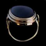 gouden-onyx-plateau-ring-vintage-geelgouden