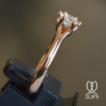 rose-goud-2lips-de-mooiste-verlovingsring-0-57-crt-e-kleur-vvs2-solitair-diamant-designer-david-aardewerk-juwelier