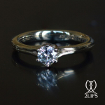 2lips-18k-wit-goud-de-mooiste-verlovingsring-0-30-crt-vs1-solitair-diamant-ring-designer-david-aardewerk-juwelier