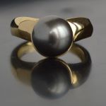 grijze-tahiti-parel-18-karaat-geel-gouden-ring-10mm