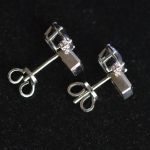 witgoud-saffier-diamanten-oorstekers-paar-14kt