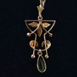 15-karaat-gouden-art-nouveau-hanger-met-peridot-en-parel
