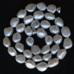 wit-zoetwater-parelcollier-semi-ronde-aardapelparels