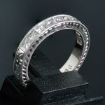 platina-diamanten-gegraveerde-halve-alliance-ring