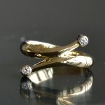 geel-witgouden-slag-ring-met-diamant