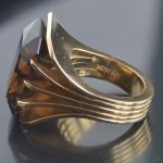 modernistische-gouden-ring-deense-juwelenontwerper-uwe-helmut-moltke-studio-humlebaek-actief-van-1974-tot-2003
