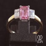 1-60-ct-intens-roze-saffier-onverhitte-no-heat-diamanten-trilogiering-verlovingsring-platina-goud