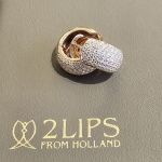 rose-gouden-pave-gezette-3-ct-lab-grown-diamanten-creolen-huggie-oorbellen