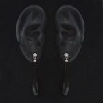 18k-wit-goud-en-diamanten-oniks-oorhangers