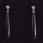 18k-wit-goud-en-diamanten-oniks-oorhangers