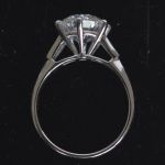 tijdloze-klassieke-3-ct-d-kleur-vvs-lab-grown-diamanten-solitaire-ring-met-tapperd-baguettes