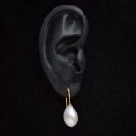 witte-zoetwater-14-x-10-x-10-mm-parel-14-karaat-geel-gouden-oorbel-hanger-haken