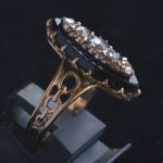antieke-ring-met-roosgeslepen-diamant-en-onyx