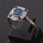 art-deco-ring-met-saffier-en-diamantjes
