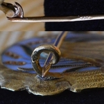 18k-goud-ivoor-robijn-diamant-en-plique-a-jour-emaille-art-nouveau-broche-voorstellende-demeter