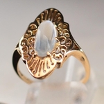 maansteen-en-gouden-ring