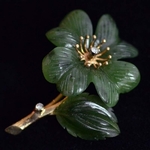 jade-diamant-broche-bloem