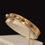 met-parel-diamanten-en-saffier-bezette-antieke-18-karaat-gouden-victoriaanse-armband