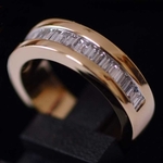 geel-gouden-halve-alliance-ring-met-baguette-geslepen-diamanten