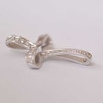 moderne-kruis-hanger-18-karaat-goud-diamant