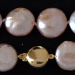 roze-lila-zoetwater-parel-collier-goud-slot