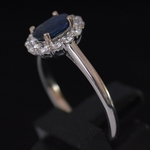 lady-di-diamant-saffier-entourage-ring