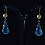18k-gouden-blauwe-spinel-oorhangers